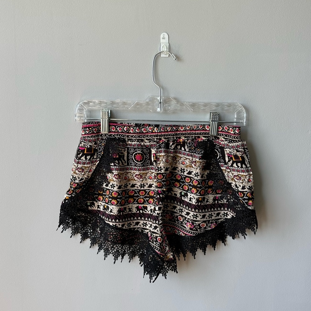 Girl Revolution Shorts 🖤